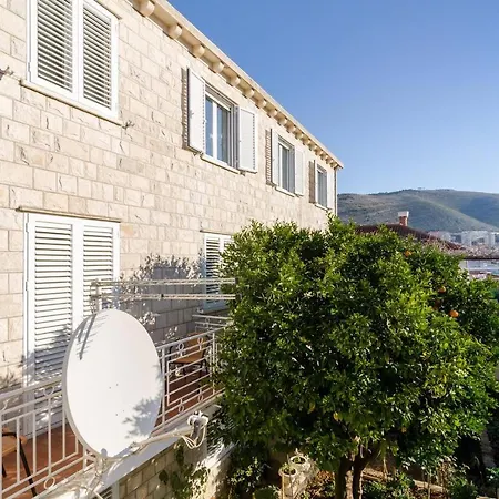 Apartment Apartments With A Parking Space Dubrovnik - 4675 *