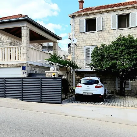 Apartments With A Parking Space Dubrovnik - 4675 Apartment Dubrovnik